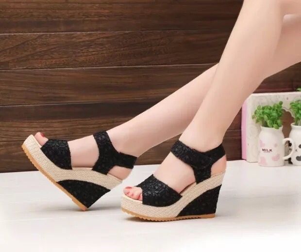  Flat bottom high heel sandals